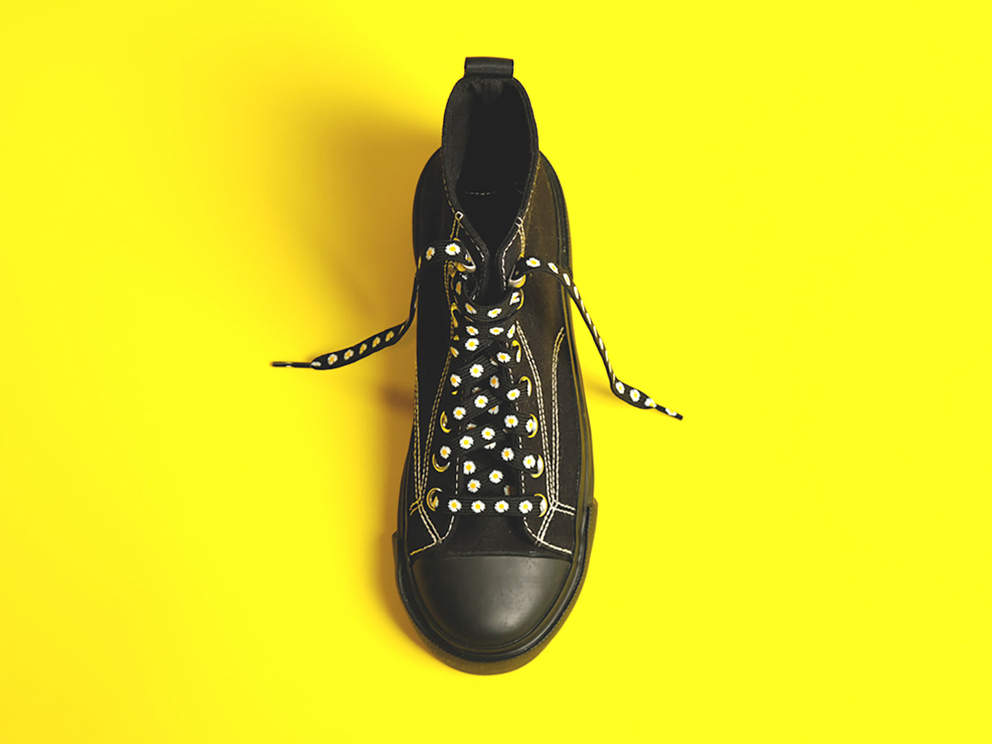 Daisy shoelaces