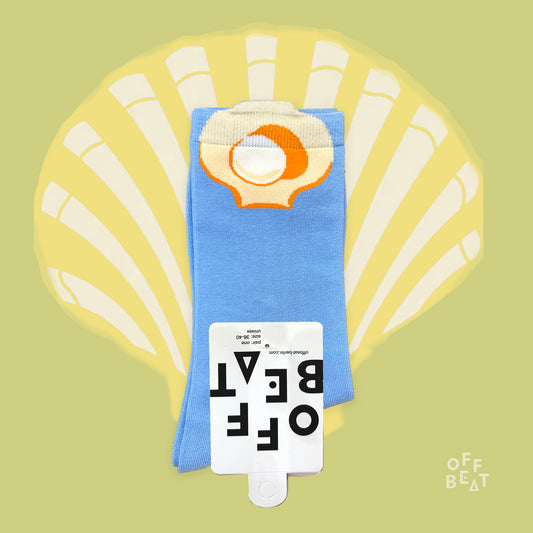 Pop-out scallop socks